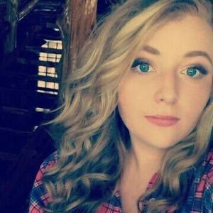 Meet your Posher, Abbey